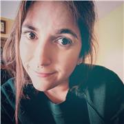 Profesora de Indumentaria. Titulación superior en Diseño con más de 7 años de experiencia para clases en CABA